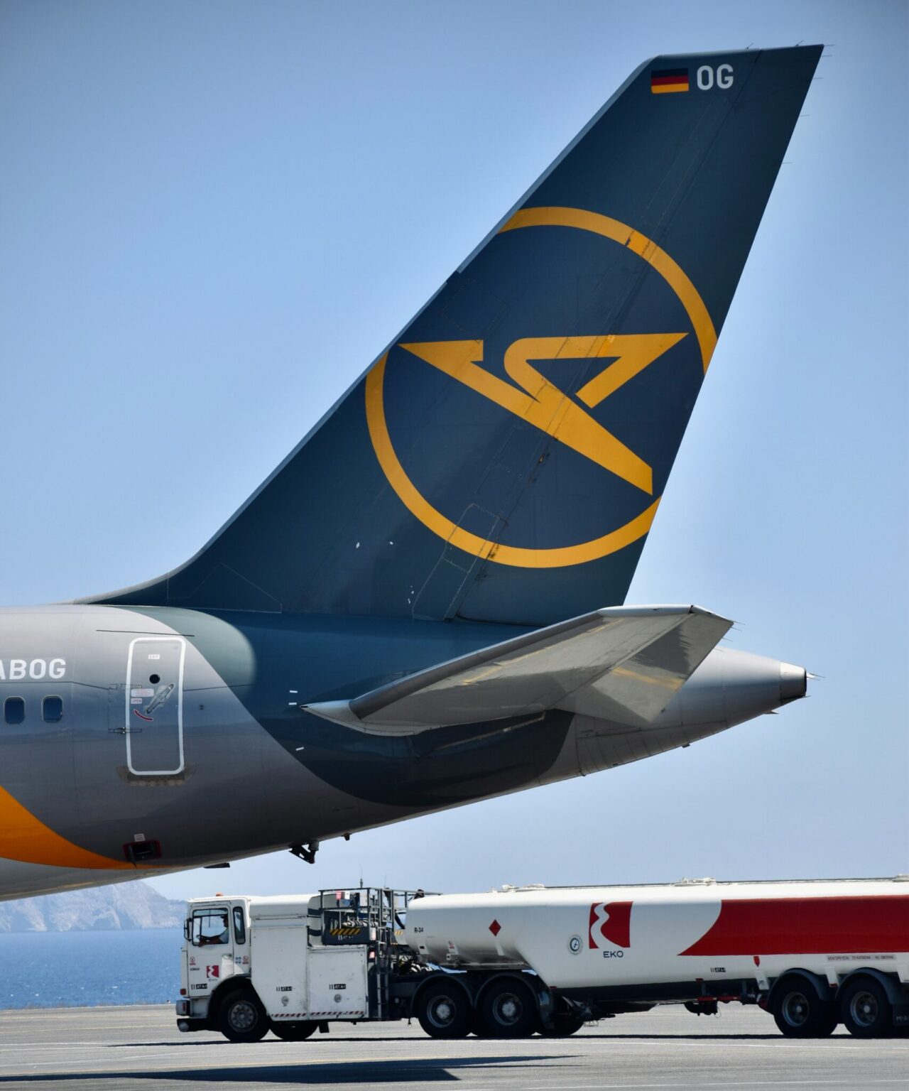 How Does Jet Fuel Burn? Unveiling the Science Behind Its Extraordinary