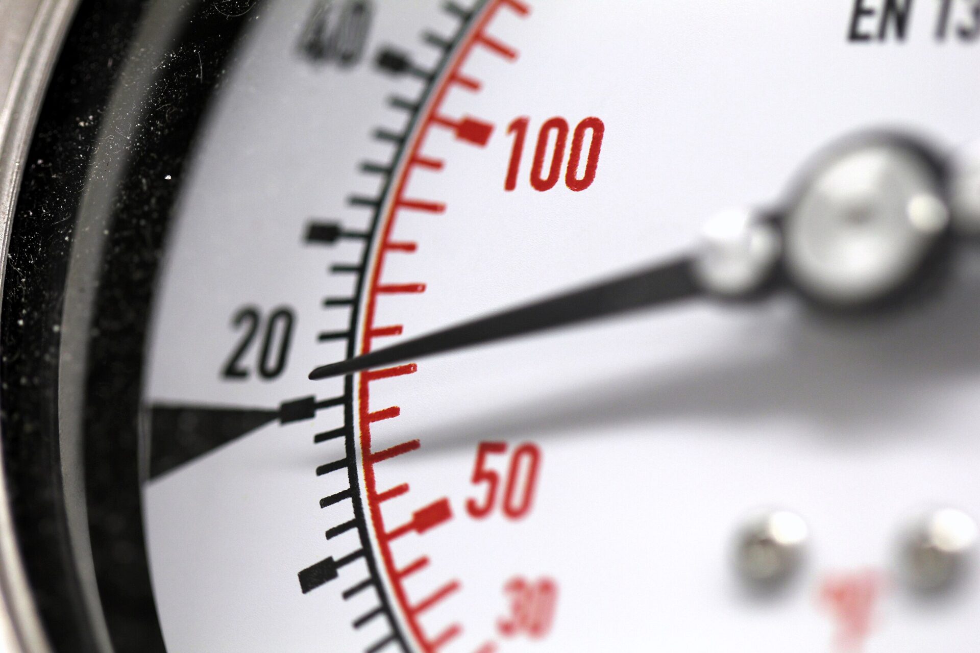 The Critical Role of Pressure Gauges in Aviation Fuelling